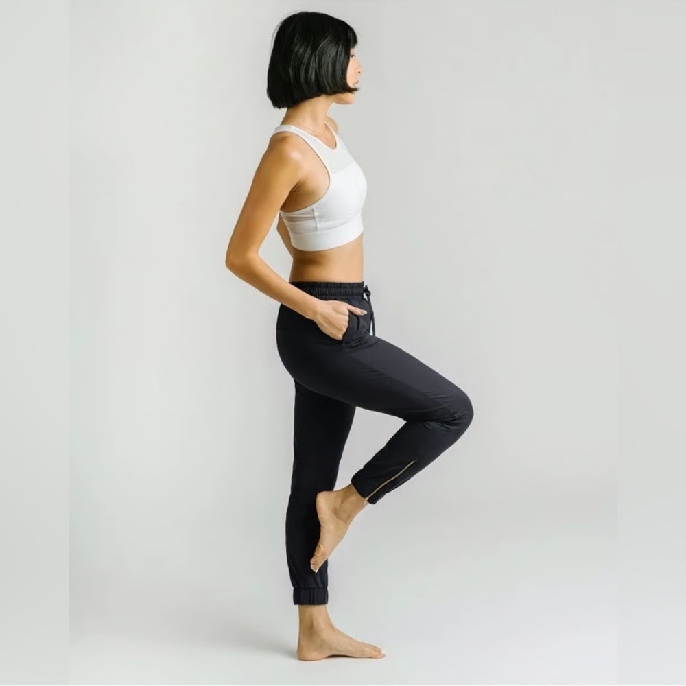 Zyia Active Black Everywhere Jogger Ankle Zip Size Medium